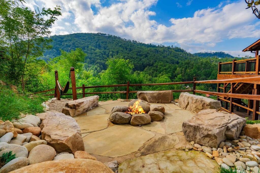 Roaring Fork Lodge แกตลิงเบิร์ก ภายนอก รูปภาพ